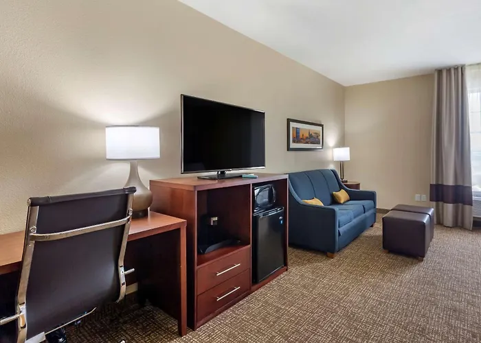 Comfort Suites Clarksville Near Governors Square Mall