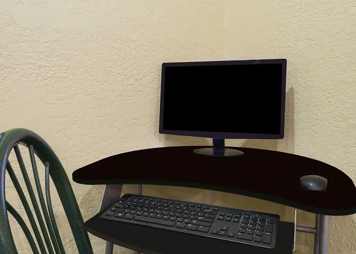 Super 8 By Wyndham Topeka/Wanamaker Rd/I-70