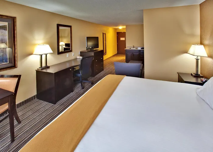 Holiday Inn Express Hotel & Suites Council Bluffs - Convention Center Area By Ihg