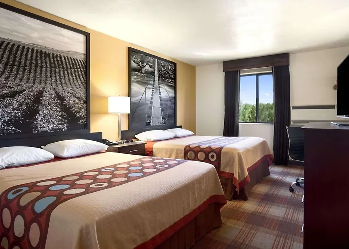 Super 8 By Wyndham Idaho Falls