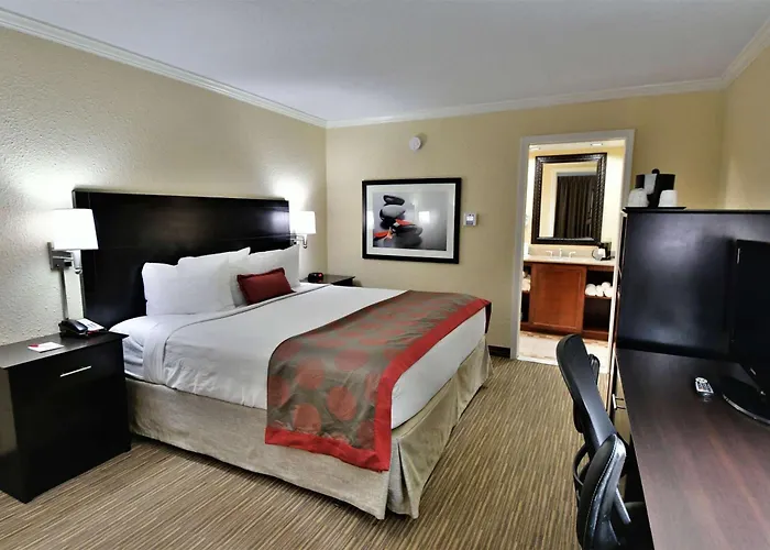 Ramada By Wyndham Jacksonville Hotel & Conference Center