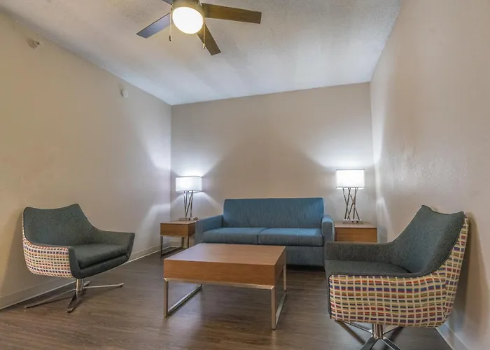 Holiday Inn Express Hotel & Suites Nashville Brentwood 65S