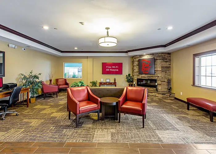 Red Roof Inn & Suites Omaha - Council Bluffs
