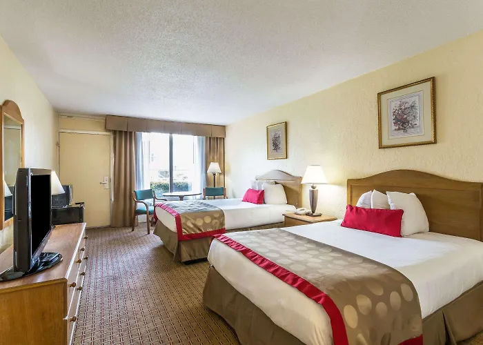 Ramada By Wyndham Houma Hotel