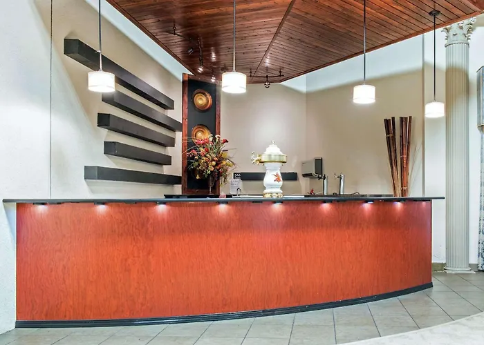 Days Inn & Suites By Wyndham Festus