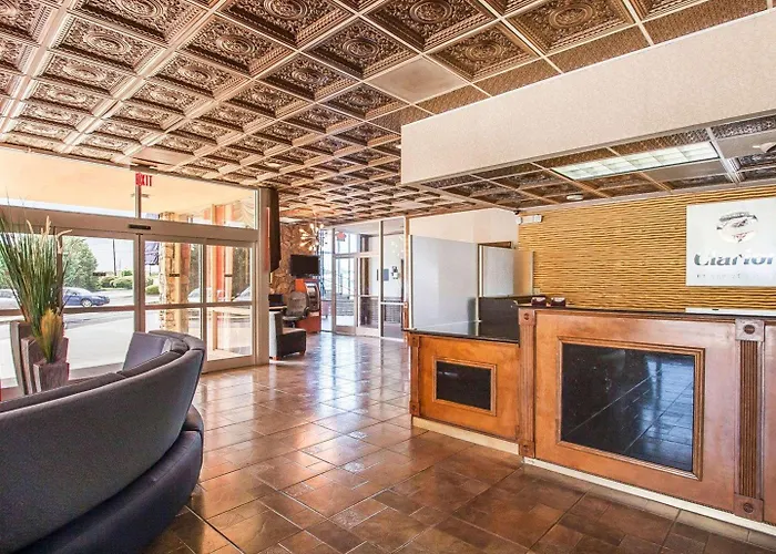 Clarion Inn & Suites University Center Auburn