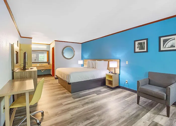 Days Inn By Wyndham Foley