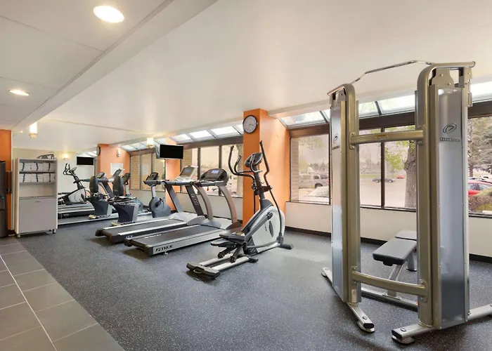 Super 8 By Wyndham Westminster Denver North