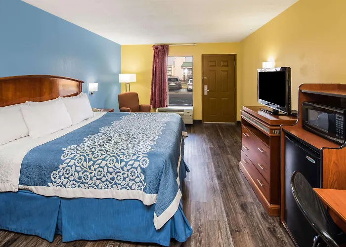 Days Inn By Wyndham Oak Grove/Ft. Campbell