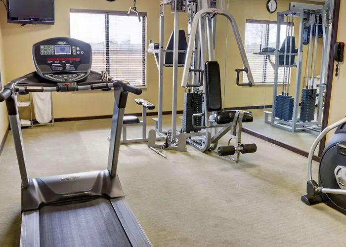 Comfort Inn & Suites Russellville I-40