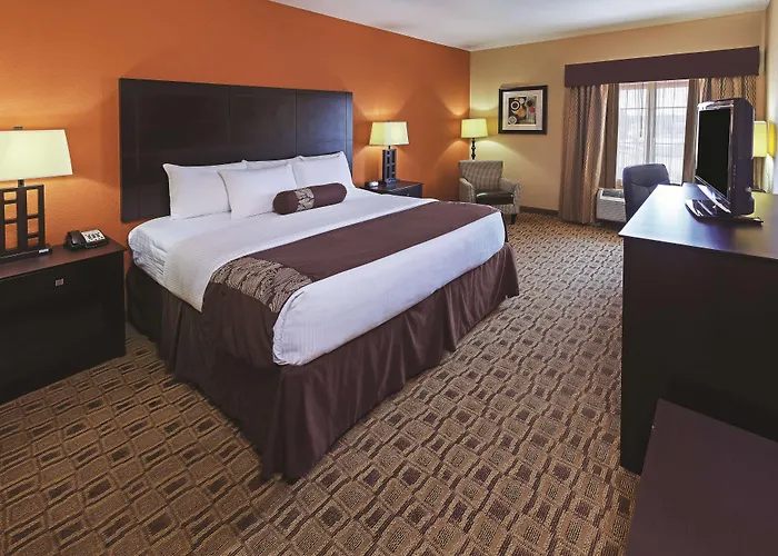 La Quinta By Wyndham Searcy Hotel