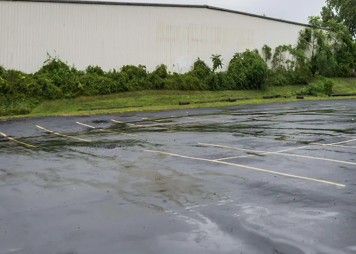 Super 8 By Wyndham Hartford Hotel