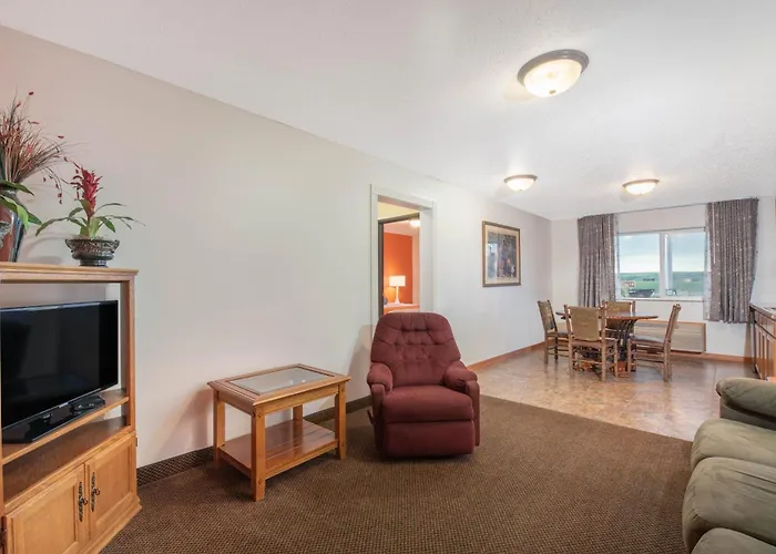 Howard Johnson By Wyndham Oacoma Hotel & Suites