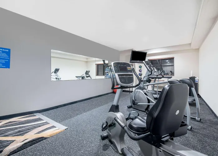 Days Inn By Wyndham Watertown