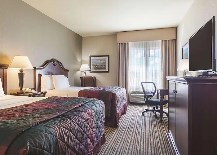 La Quinta By Wyndham Trinidad Hotel