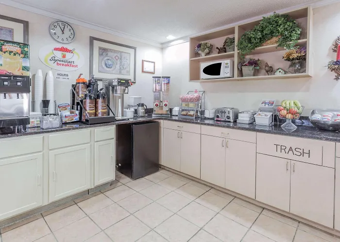 Super 8 By Wyndham St. Charles Hotel Saint Charles