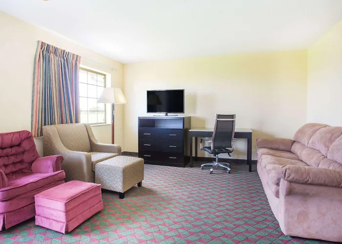 Days Inn By Wyndham Lexington Ne