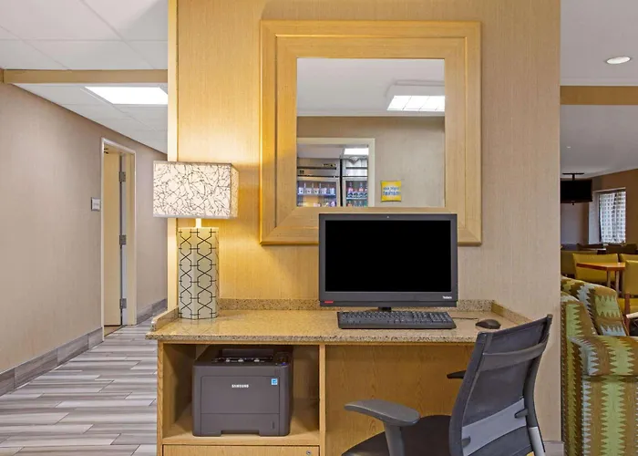 La Quinta Inn By Wyndham Auburn Worcester