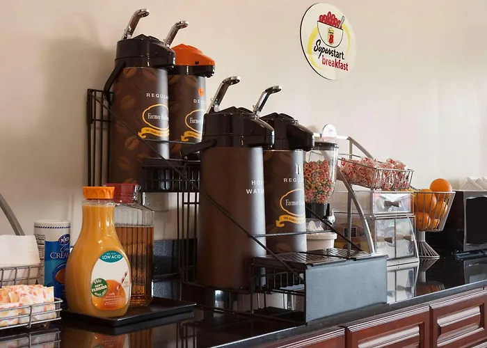 Super 8 By Wyndham Rahway/Newark Hotel