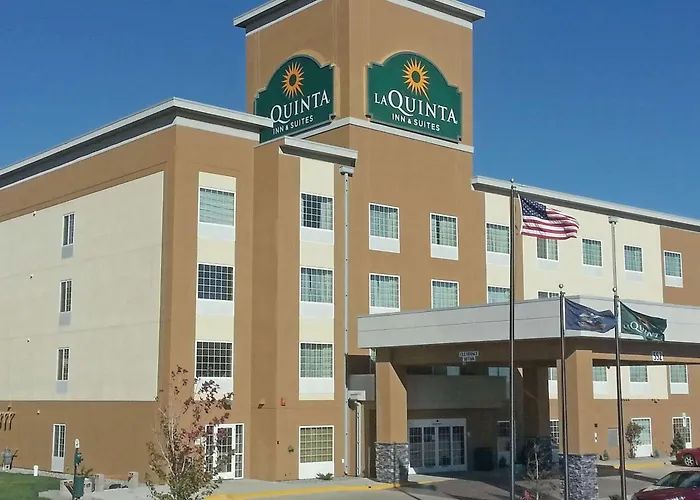 La Quinta By Wyndham Dickinson Hotel