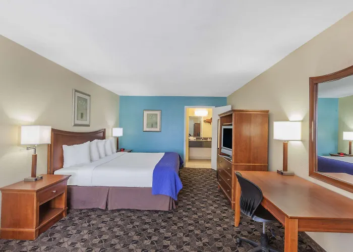 Days Inn By Wyndham Natchitoches