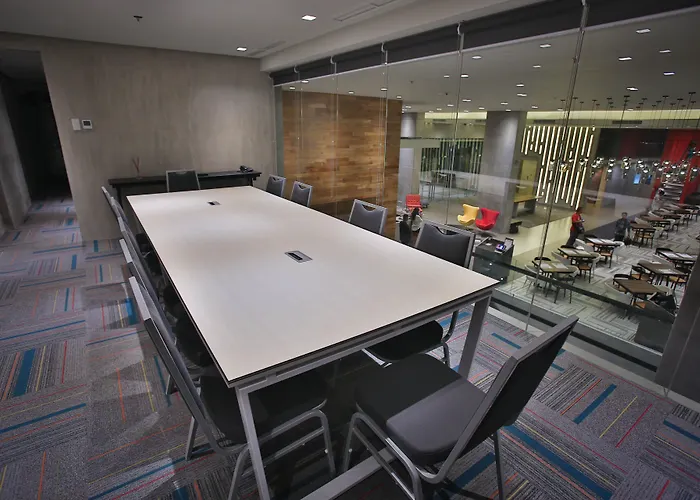 The B Hotel Quezon City