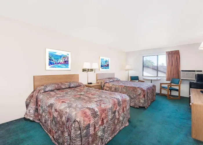 Super 8 By Wyndham Belle Fourche Sd Hotel