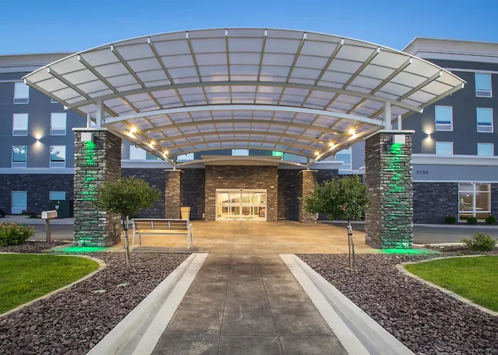 Holiday Inn & Suites Decatur-Forsyth By Ihg