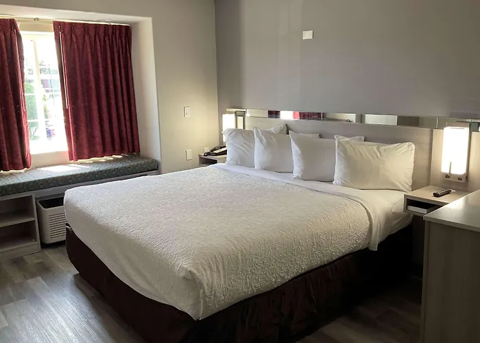 Microtel Inn And Suites Clarksville