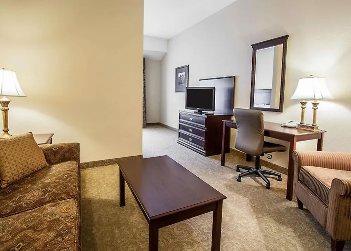 Comfort Inn & Suites Mcminnville Wine Country