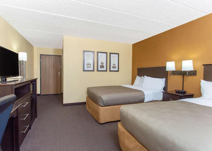 Americinn By Wyndham West Bend