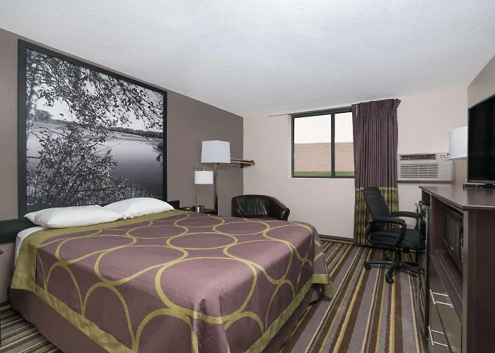 Super 8 By Wyndham Willmar Hotel