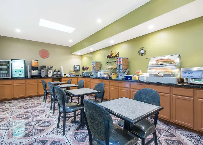 Days Inn By Wyndham Carlsbad