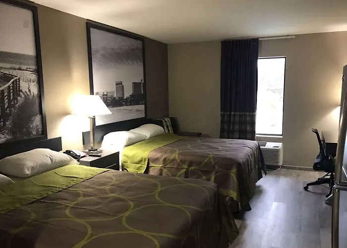 Super 8 By Wyndham Pascagoula Motel