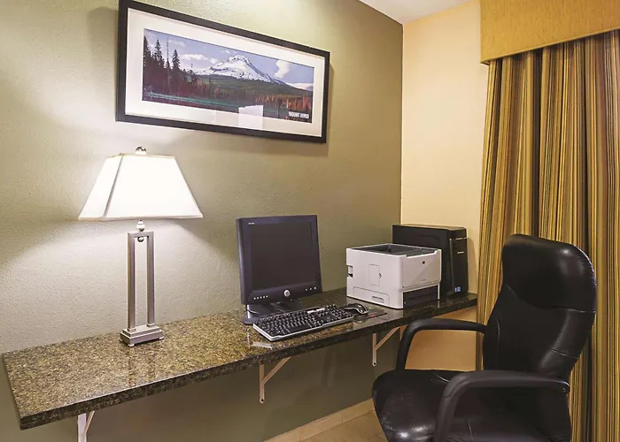 Woodburn Hotels