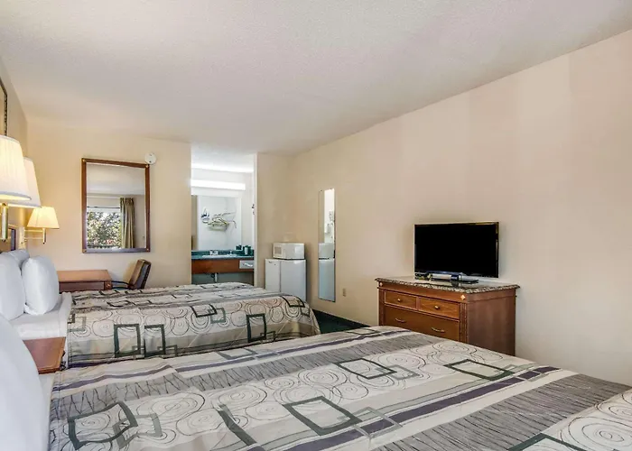 Rodeway Inn & Suites Dublin