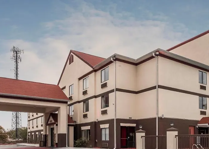 Wingate By Wyndham Augusta I-20 Motel