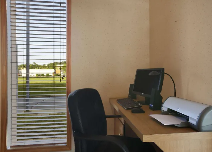 Super 8 By Wyndham Collinsville St. Louis