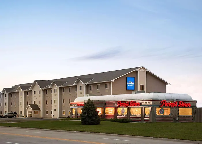 Baymont By Wyndham Fremont Hotel