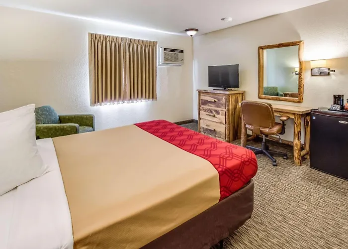 Econo Lodge, Downtown Custer Near Custer State Park And Mt Rushmore