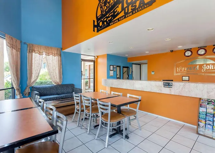 Howard Johnson By Wyndham Norco