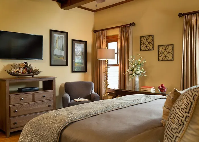 Inn On Lake Granbury A Boutique Hotel