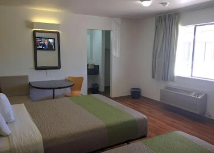 American Inn Hawthorne