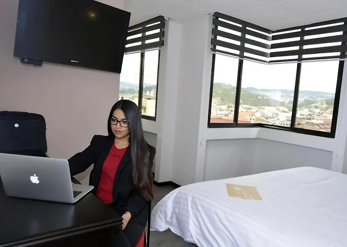 Hotel Italia Cuenca - Tranvia Centro & Aeropuerto