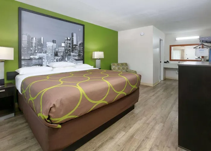 Super 8 By Wyndham Palestine Tx Hotel