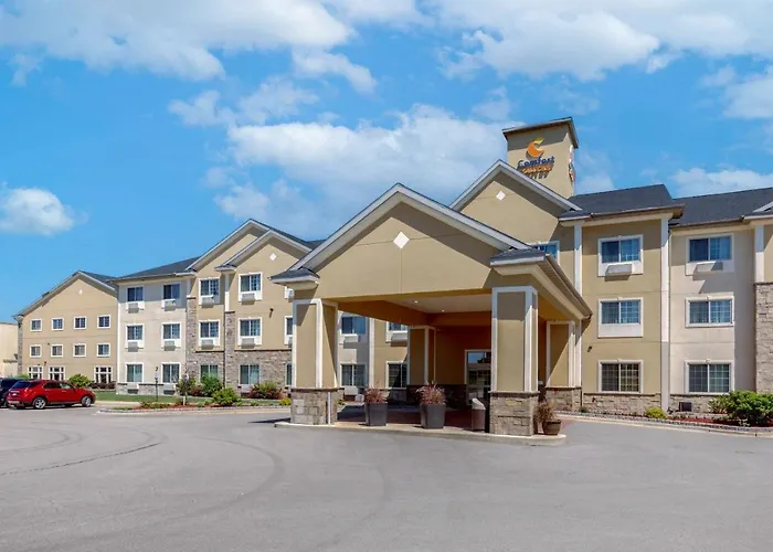 Comfort Suites Johnson Creek Conference Center
