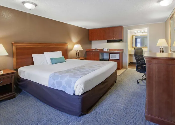 Travelodge By Wyndham Monroe