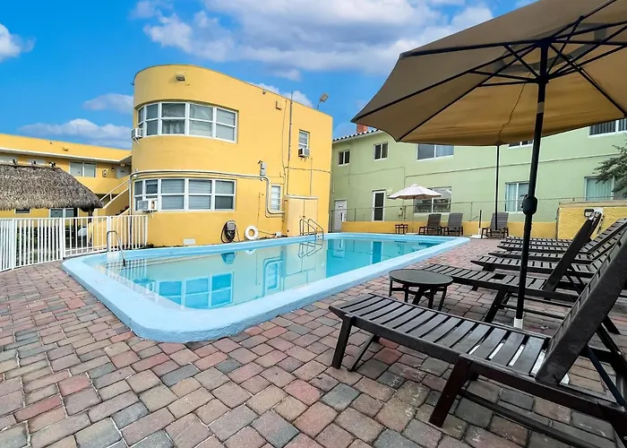 Hollywood Beach Seaside