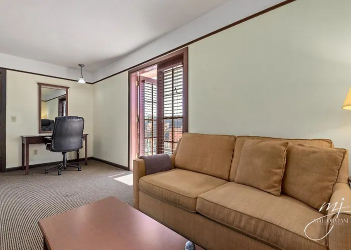 Hotel Seville Harrison