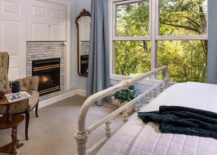 Arsenic And Old Lace Bed & Breakfast Inn Eureka Springs